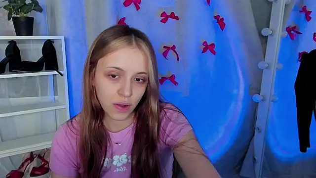 Snapshot of Sahara_Shields chatting on February 21, 10:07 am Sahara Shields online show from February 21, 10:07 am