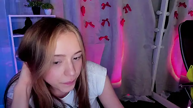 Snapshot of Sahara_Shields chatting on February 26, 4:35 pm Sahara Shields online show from February 26, 4:35 pm