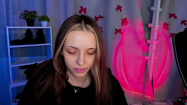 Snapshot of Sahara_Shields chatting on March 7, 10:13 am Sahara Shields online show from March 7, 10:13 am