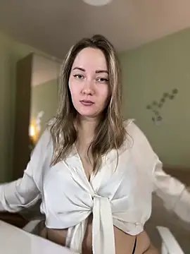 Kiss My Body online show from March 6, 8:30 am