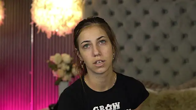 KeylaBlair online show from February 26, 5:45 pm