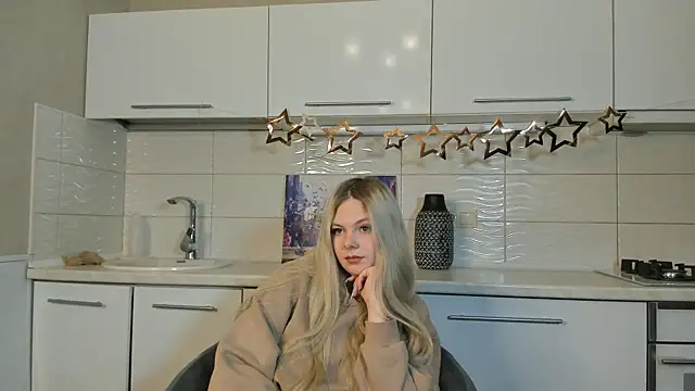 SynnoveEyre online show from February 10, 2:48 pm