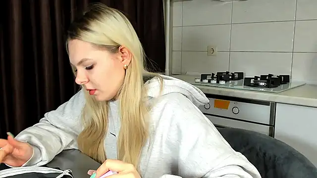 SynnoveEyre online show from February 17, 2:37 pm