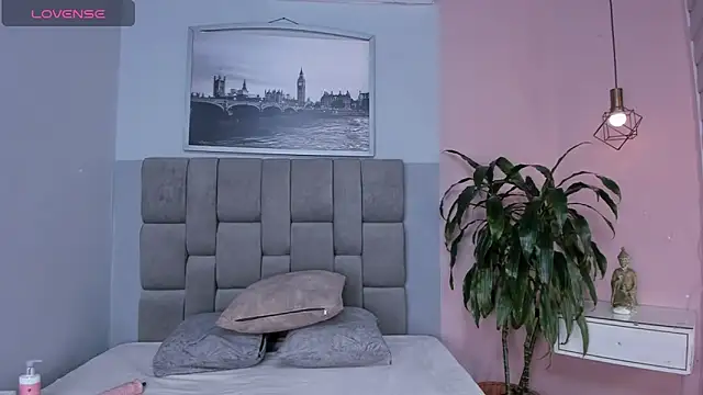 Snapshot of janna_lopez_ chatting on October 26, 6:19 am janna lopez online show from October 26, 6:19 am