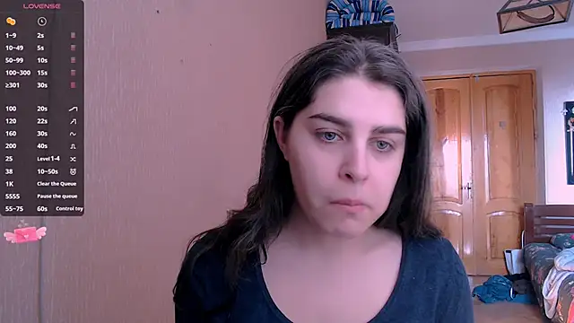 Snapshot of _Roselina_ chatting on February 1, 7:47 am Roselina online show from February 1, 7:47 am