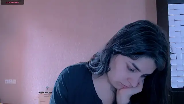 Snapshot of _Roselina_ chatting on November 26, 6:36 am Roselina online show from November 26, 6:36 am