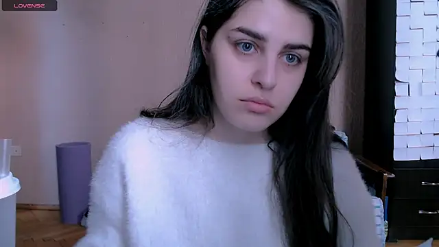 Snapshot of _Roselina_ chatting on December 22, 9:28 am Roselina online show from December 22, 9:28 am