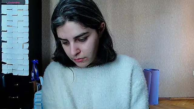 Snapshot of _Roselina_ chatting on February 1, 9:19 am Roselina online show from February 1, 9:19 am