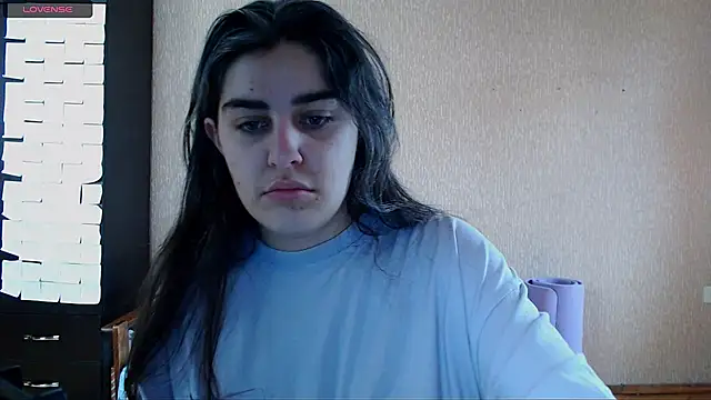 Snapshot of _Roselina_ chatting on February 3, 9:03 am Roselina online show from February 3, 9:03 am