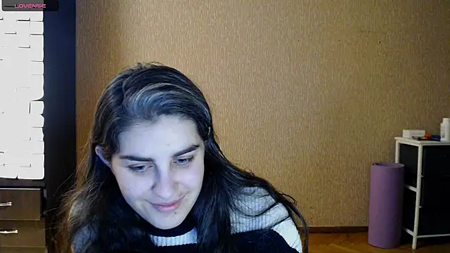 Snapshot of _Roselina_ chatting on March 2, 6:59 pm Roselina online show from March 2, 6:59 pm