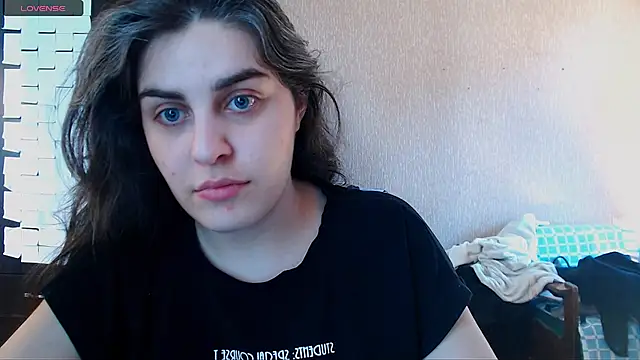 Snapshot of _Roselina_ chatting on March 29, 8:25 am Roselina online show from March 29, 8:25 am