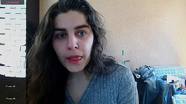 Snapshot of _Roselina_ chatting on April 6, 7:31 am Roselina online show from April 6, 7:31 am