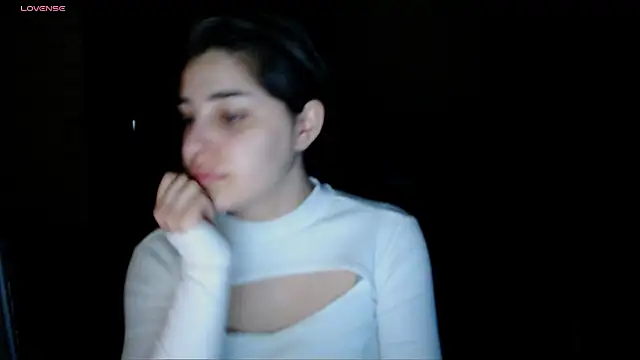 Snapshot of _Roselina_ chatting on April 17, 7:17 pm Roselina online show from April 17, 7:17 pm