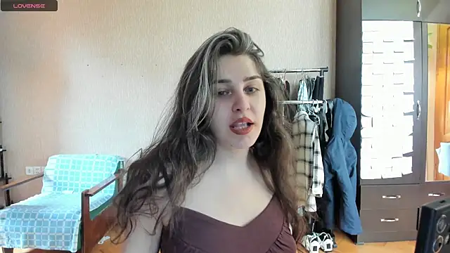 Snapshot of _Roselina_ chatting on April 29, 8:29 am Roselina online show from April 29, 8:29 am