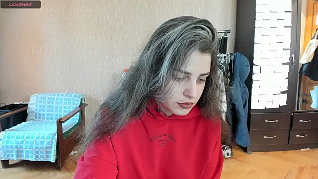Snapshot of _Roselina_ chatting on April 30, 9:04 am Roselina online show from April 30, 9:04 am