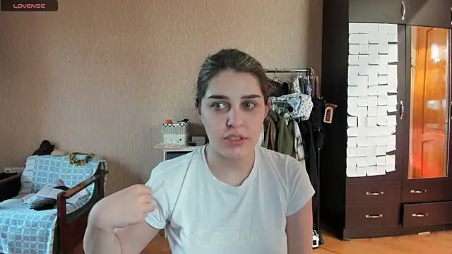 Snapshot of _Roselina_ chatting on May 19, 1:50 pm Roselina online show from May 19, 1:50 pm