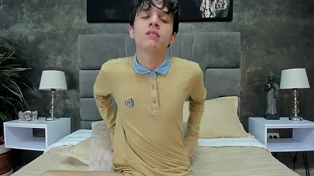 Snapshot of bruce_hans chatting on December 4, 12:58 pm bruce hans online show from December 4, 12:58 pm