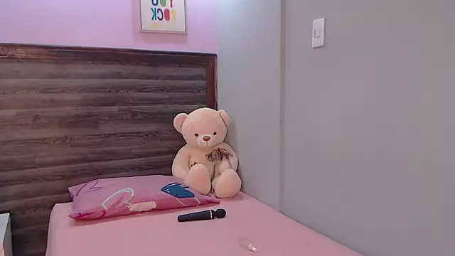 Snapshot of AdaaMillan chatting on October 8, 11:30 am AdaaMillan online show from October 8, 11:30 am