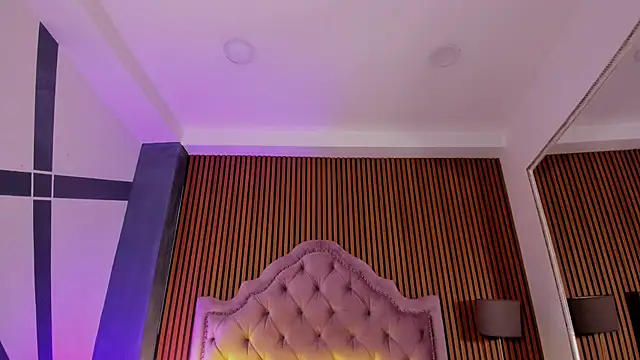 EthaanCox online show from September 26, 8:29 am