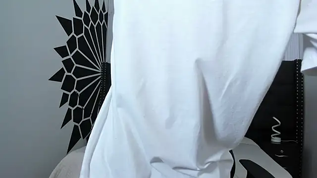 EthaanCox online show from March 3, 8:37 pm