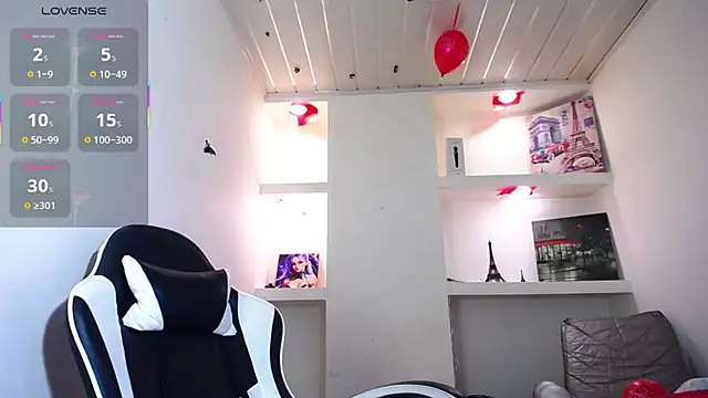 Snapshot of Miss_sparkle00 chatting on November 23, 5:07 am Miss sparkle00 online show from November 23, 5:07 am