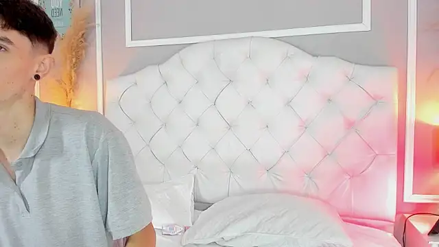 connor and angel online show from January 28, 4:30 pm