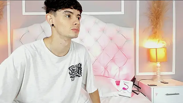 connor and angel online show from February 5, 4:25 pm