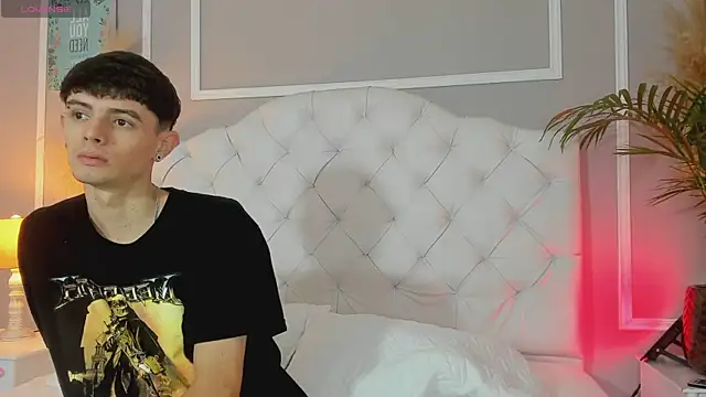 connor and angel online show from March 3, 5:18 pm