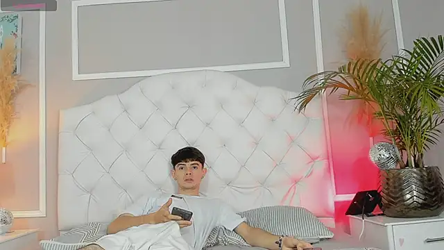 connor and angel online show from March 19, 4:34 pm