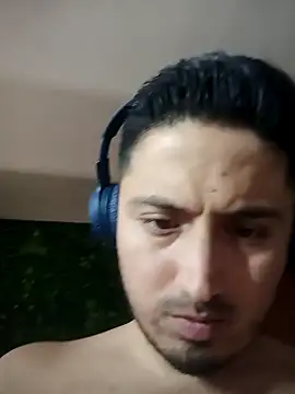 Snapshot of Omar_fernndo chatting on February 24, 9:13 pm Omar fernndo online show from February 24, 9:13 pm