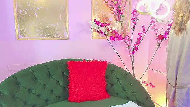 scarlette69 online show from December 16, 7:41 pm