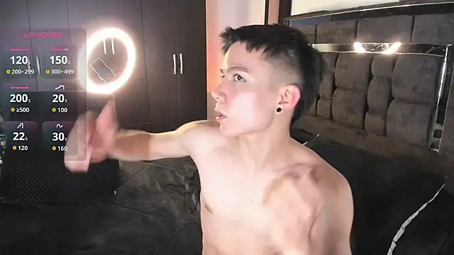 Snapshot of alanblack1 chatting on November 26, 1:17 am alanblack1 online show from November 26, 1:17 am