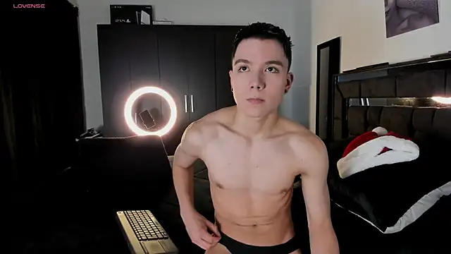 Snapshot of alanblack1 chatting on December 3, 9:57 pm alanblack1 online show from December 3, 9:57 pm