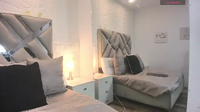 raquell moore online show from September 22, 11:29 pm