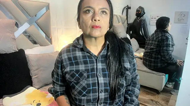 raquell moore online show from November 6, 11:44 am