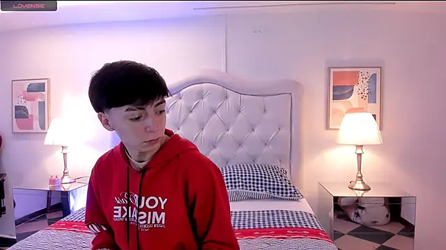 Snapshot of ethan_and_ava chatting on January 29, 1:28 pm ethan and ava online show from January 29, 1:28 pm