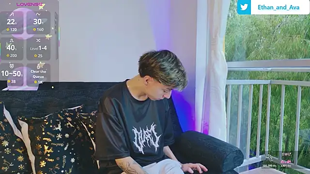 Snapshot of ethan_and_ava chatting on November 16, 12:44 pm ethan and ava online show from November 16, 12:44 pm