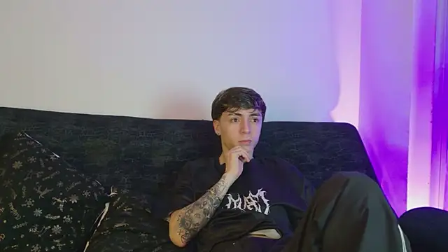 ethan and ava online show from February 20, 2:19 am