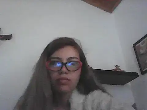 VittoriaTaylor online show from February 3, 1:40 pm