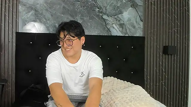 vanilla hot online show from March 5, 1:17 pm