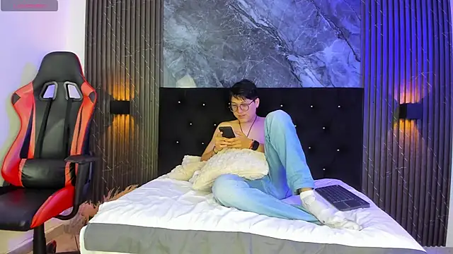 vanilla hot online show from March 11, 1:12 pm