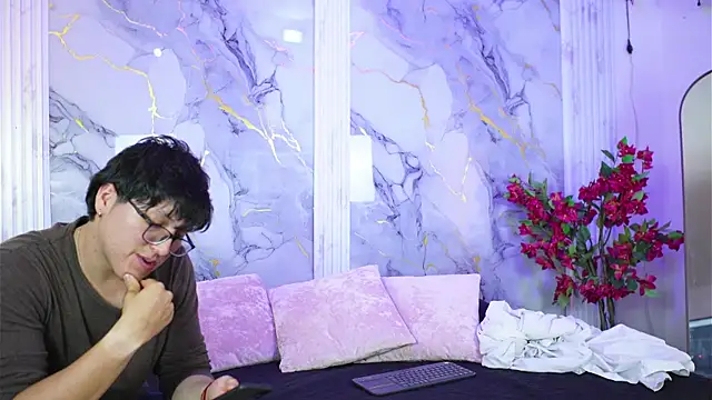 vanilla hot online show from September 19, 7:58 pm