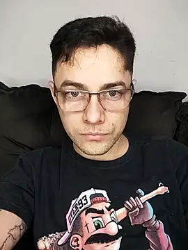 Snapshot of Dyllan__ chatting on October 9, 3:26 am Dyllan online show from October 9, 3:26 am