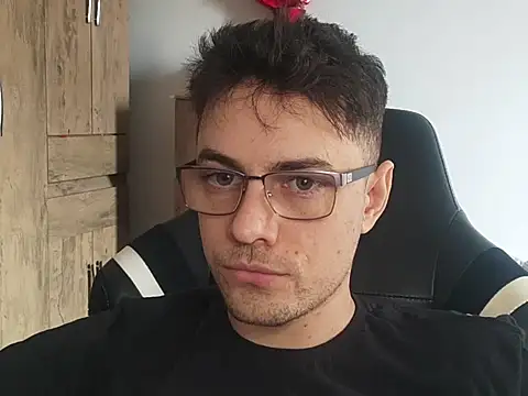 Snapshot of Dyllan__ chatting on October 10, 2:05 pm Dyllan online show from October 10, 2:05 pm