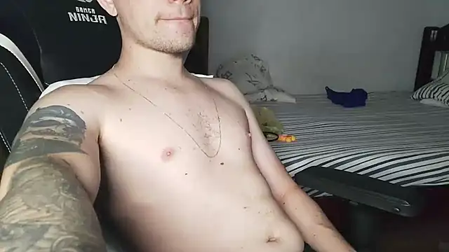 Snapshot of Dyllan__ chatting on October 16, 10:00 pm Dyllan online show from October 16, 10:00 pm