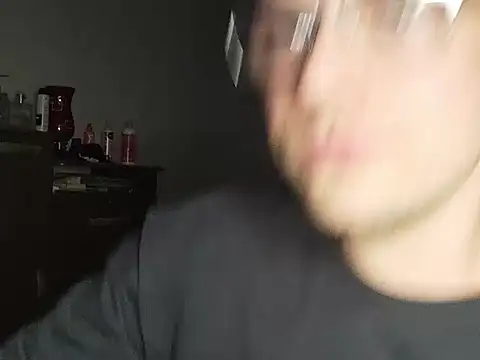 Snapshot of Dyllan__ chatting on October 25, 2:19 am Dyllan online show from October 25, 2:19 am