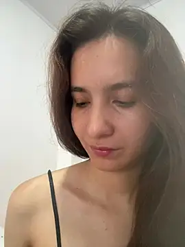 Snapshot of Bella_still chatting on May 22, 2:01 pm Bella still online show from May 22, 2:01 pm