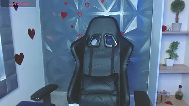 Snapshot of miss_honey01 chatting on March 15, 11:06 pm miss honey01 online show from March 15, 11:06 pm