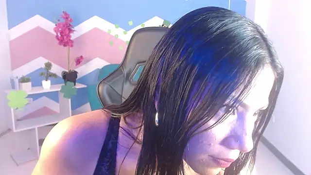 Snapshot of miss_honey01 chatting on March 18, 11:31 pm miss honey01 online show from March 18, 11:31 pm