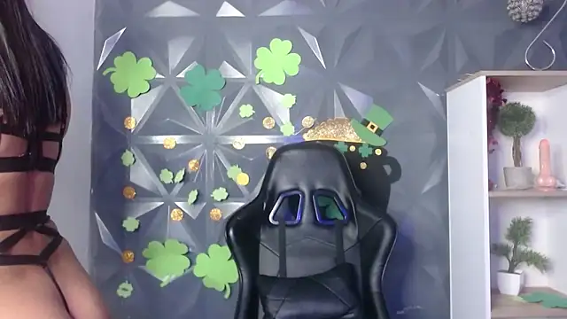 Snapshot of miss_honey01 chatting on March 20, 2:40 am miss honey01 online show from March 20, 2:40 am